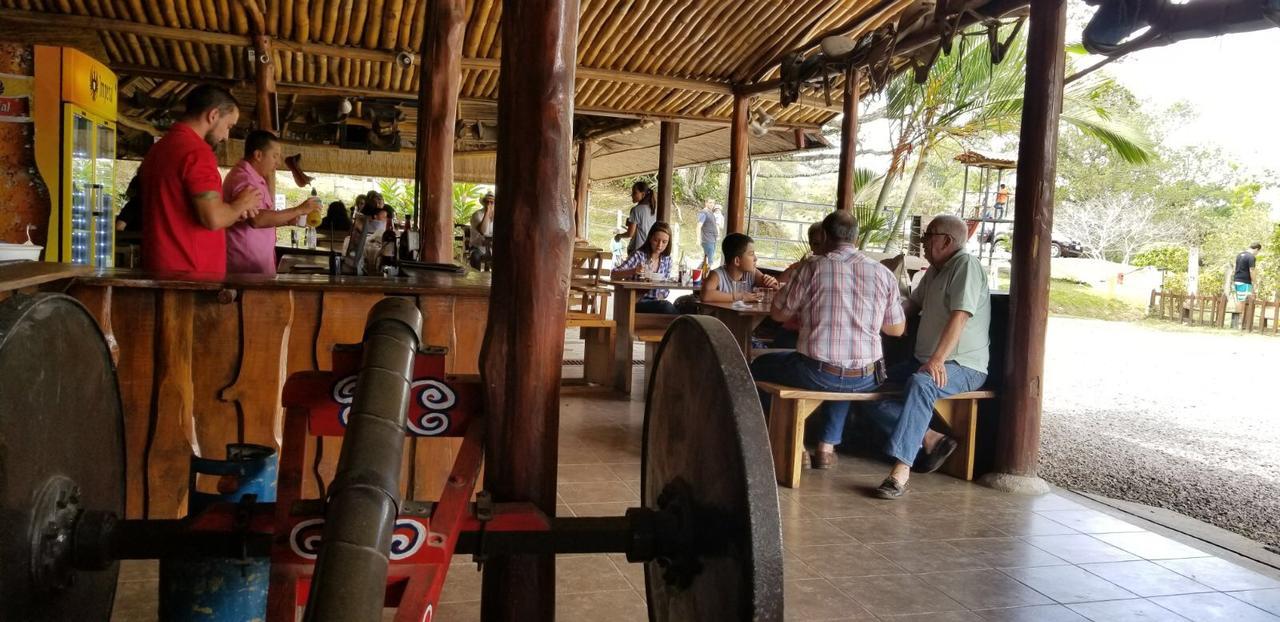 Hotel Hacienda El Rodeo Vueltas Eksteriør billede